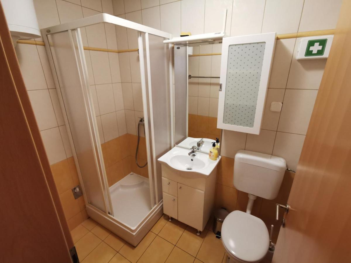 Nico Appartement Novalja Buitenkant foto